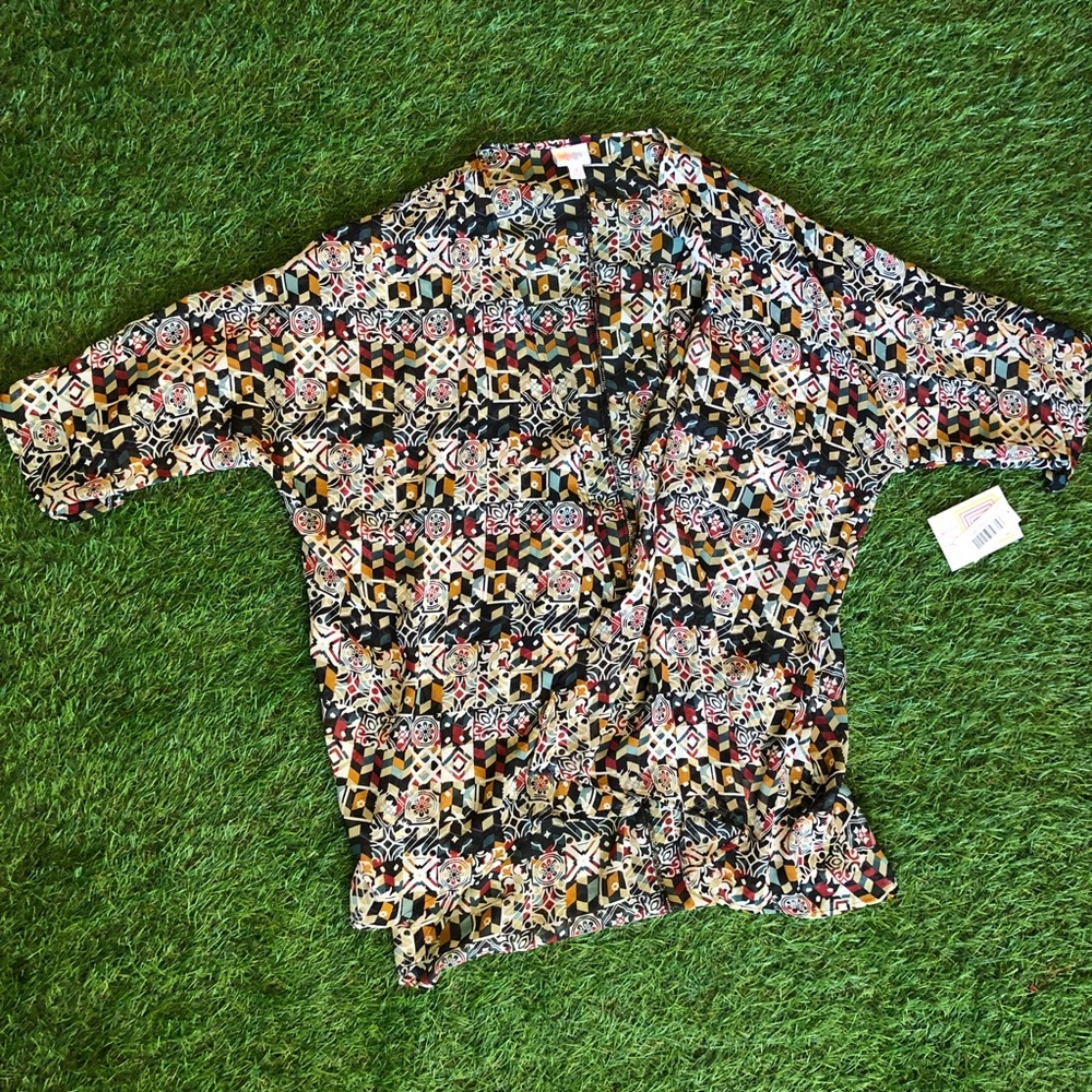 NWT!! LuLaRoe Lindsay in Medium!! Multicolored!
